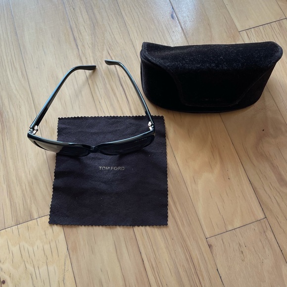 Tom Ford TF228 Black Gradient Authentic Sunglasses - Picture 8 of 8